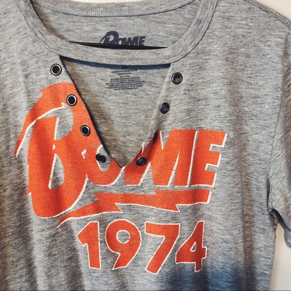 David Bowie Grommet Detail Choker Graphic Tee - Picture 2 of 5